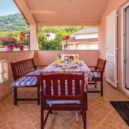 1 Bedroom Stunning Apartment In בקרץ מראה חיצוני תמונה